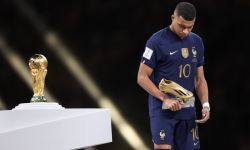 مبابي يودع كأس العالم بحذاء من ذهب